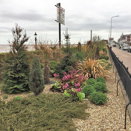 Lovely Sea Front House In Cleethorpes - Sleeps 6 Eksteriør billede