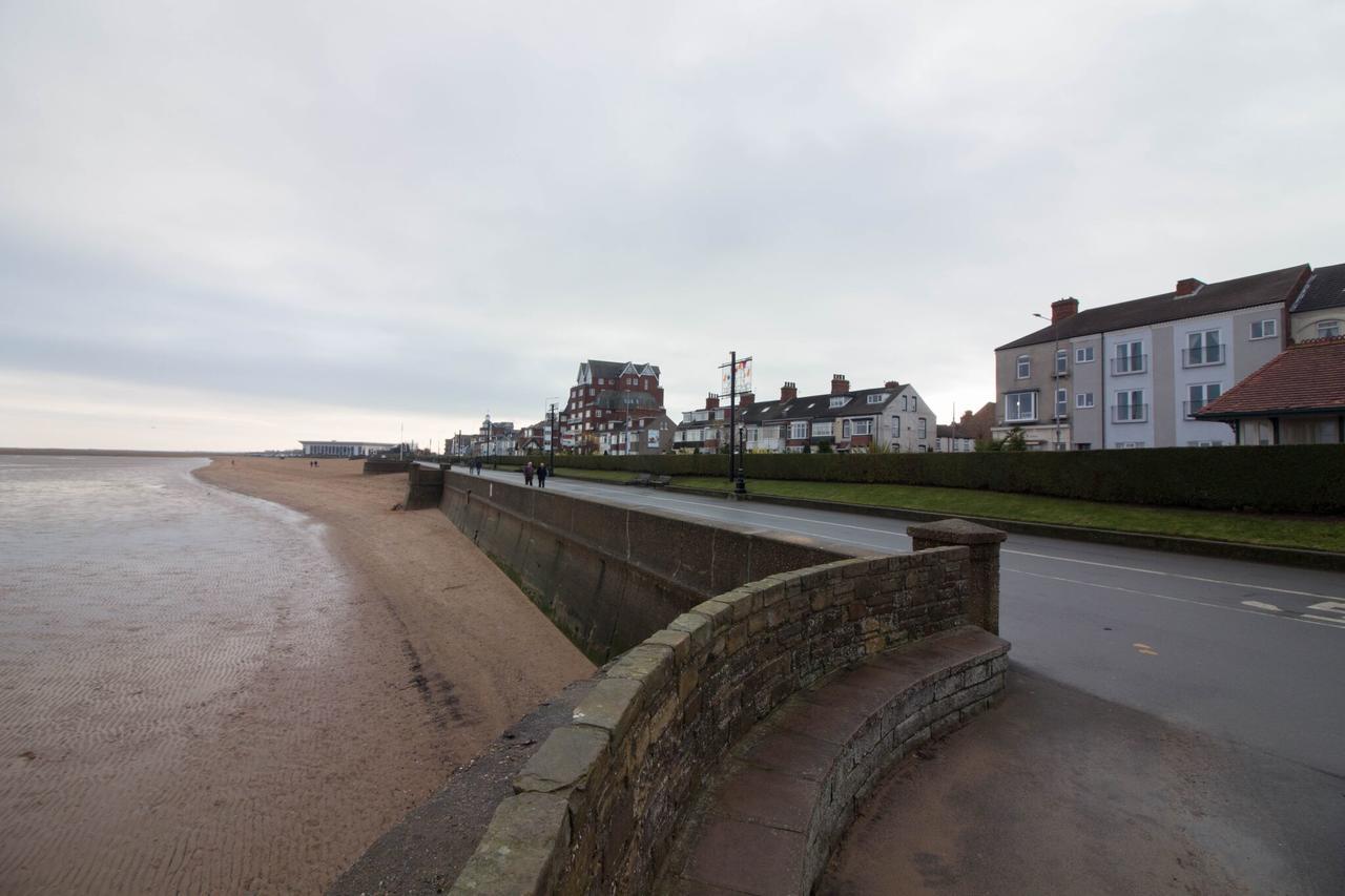 Lovely Sea Front House In Cleethorpes - Sleeps 6 Eksteriør billede