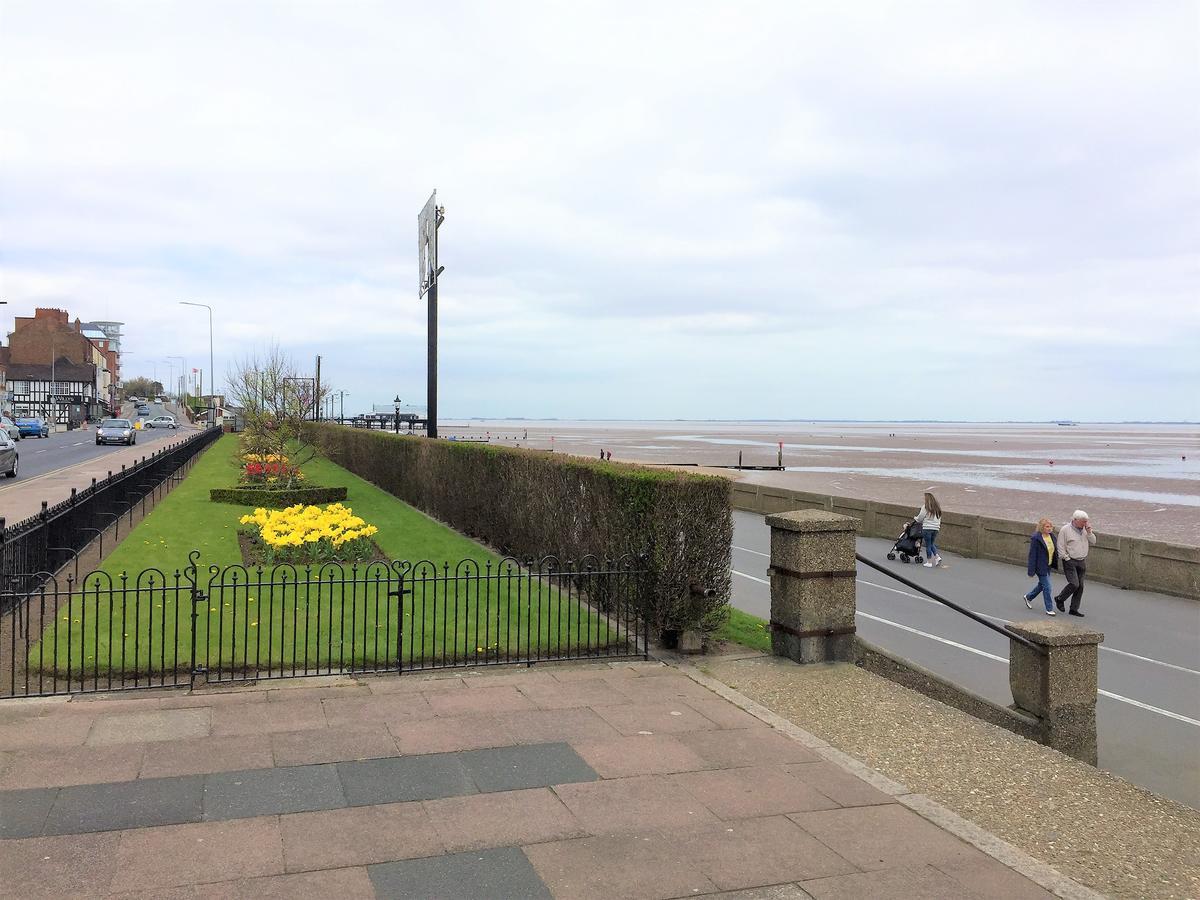 Lovely Sea Front House In Cleethorpes - Sleeps 6 Eksteriør billede